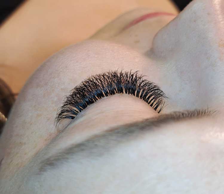 Light-Russian-Volume-Lashes-04