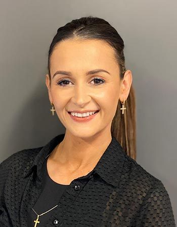 Elana headshot, our master lash artist