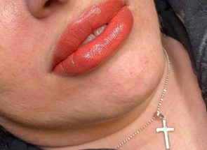 Spray Tan Course downtown Whitby red lips
